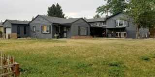 * Great location off Montview and Elmira, close to shopping, parks and restaurants Gallery 4