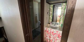 Large furnished 4 bedroom home with 2 car garage Gallery 56