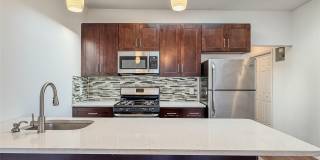 209-211 Main Street unit: 2N Gallery 1