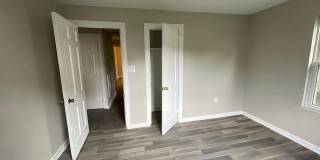 Room in 3 Bedroom Home at Glory St Gallery 16