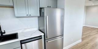Downtown Clermont - Beautifully Renovated 2-Bed/1-Bath Upstairs Unit with Stunning Lake Minneola Views- Gallery 25