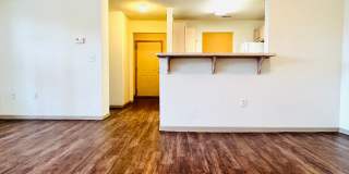 2 Bedroom Apartment, Great Location! Gallery 15