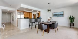Elegant Riverfront Condo with Panoramic Views & Modern Comforts in Vancouver, WA Gallery 7