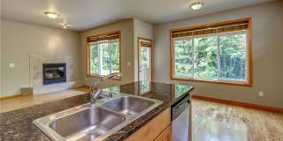 Park-Like Setting, 3+ Bedrooms, Great location - Kona Ct Gallery 10