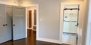 3130 North College Avenue Gallery 14