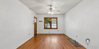 Charming & Cozy Living Gallery 6