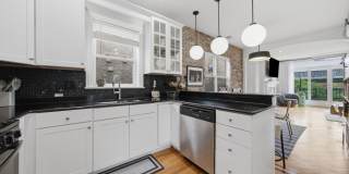5302 N Winthrop Avenue Gallery 13