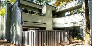 Lake Oswego Condo 2 Bed 1 Bath! Gallery 1