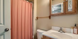 Beautiful 2 bed 1 bath Condo in Aurora Gallery 11