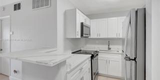 2970 NE 16th Ave Gallery 7