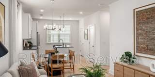 700 N Dupont Avenue Gallery 15