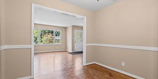 Three bedroom home close to USA with a garage Gallery 6