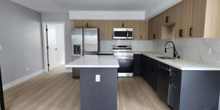 Spacious 4BR Duplex in North Hollywood Gallery 4