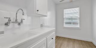 Newly Remodeled Studio on 2nd Street Gallery 13