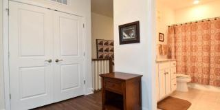 4-Level Furnished townhome! Gallery 28