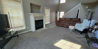 3 Bedroom Duplex in Normal! Gallery 9