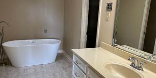 Beautiful Town South 4BR/4BA Gallery 17