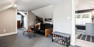 512 Lincoln Avenue Gallery 24