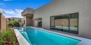 4 Bed, 3 car garage, private pool for rent! Gallery 29