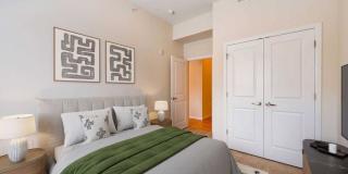 Violet on Broadway Apartment Homes Gallery 15