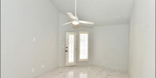 31 STRATFORD HALL Circle Gallery 36