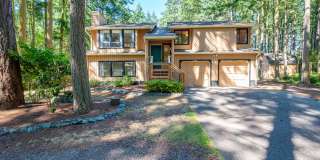 Spacious 4-Bedroom Split-Level Home with Large Backyard Gallery 1