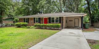 Southside Savannah Gem – 4BR Home in Windsor Forest with Sunroom & Patio Gallery 4