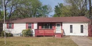 FREE MONTH RENT! Freshly Updated 3 Bedroom House FREE MONTH RENT! Freshly Updated 3 Bedroom House Gallery 1