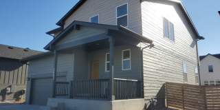 Exquisite 3 Bed 2.5 Bath Single Family Home Gallery 4