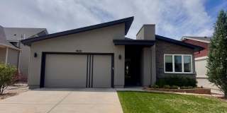 LUXURY 4 Bedroom home in NORTHGATE with Mountain Views Gallery 1