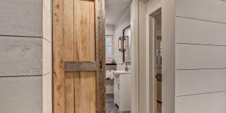4050 MCGIRTS Boulevard Gallery 22