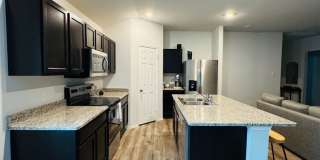 3-bedroom 2-bathroom house! Gallery 9