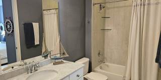 Seasonal Short-Term 2 Bedroom, 2.5 Bath Multi-Level Condo with Balcony and Patio located on Venice Island! Gallery 43