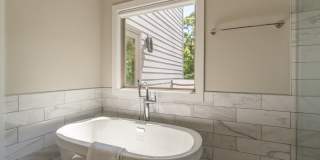 406 East Side Ave SE - Full HouseMain Gallery 64