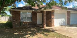 Adorable 3 Bedroom Duplex in Farmington! Gallery 1