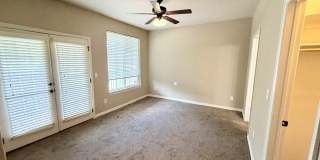 1049 N Leverett Avenue Gallery 16