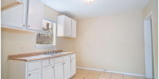 Don't Miss This Relaxing 3BR/1BA Home Near Beautiful Downtown! Don't Miss This Relaxing 3BR/1BA Home Near Beautiful Downtown! Gallery 11