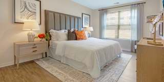 Woodmont Townsquare Gallery 13