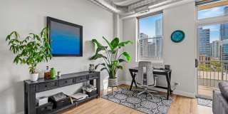 950 W Monroe Street Gallery 7