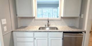 Gorgeous 2bed 1 bath Home Gallery 6