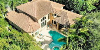 43 Coconut Lane Gallery 1