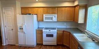 Beautiful and spacious 3 bed 2 bath home in Meridian just off Ten Mile and W Pine Ave Gallery 8