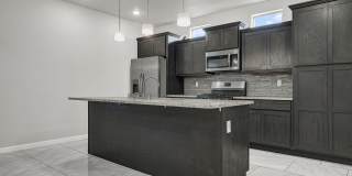 Upper Valley 2 Bedroom 2.5 Bath Gallery 12