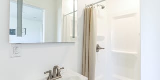 1620 W 35th Place - Co-Living Gallery 16