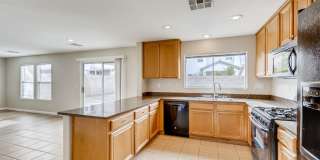 Beautiful 3 bedroom, 2.5 bath 2 story home! Gallery 11