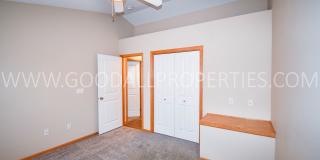 Spring special! 2-Bedroom, 2.5-Bath Townhome in Urbandale with 2-Car Attached Garage Spring special! 2-Bedroom, 2.5-Bath Townhome in Urbandale with 2-Car Attached Garage Gallery 9