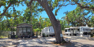 219 33rd Street West Gallery 10