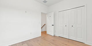 GORGEOUS Like NEW 4/3.5 CUSTOM TOWNHOME Gallery 19