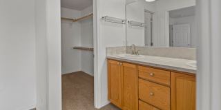 3 bed/2.5 bath Townhome + 2 Car Garage + Washer/Dryer + Fenced Front Patio Gallery 21