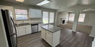 PRELEASING FOR MID JULY! 3 Bedroom 2 bath in the heart of South Austin Gallery 6